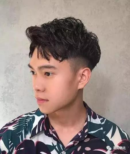 四款00后都开始剪的男生发型,剪完真的帅!