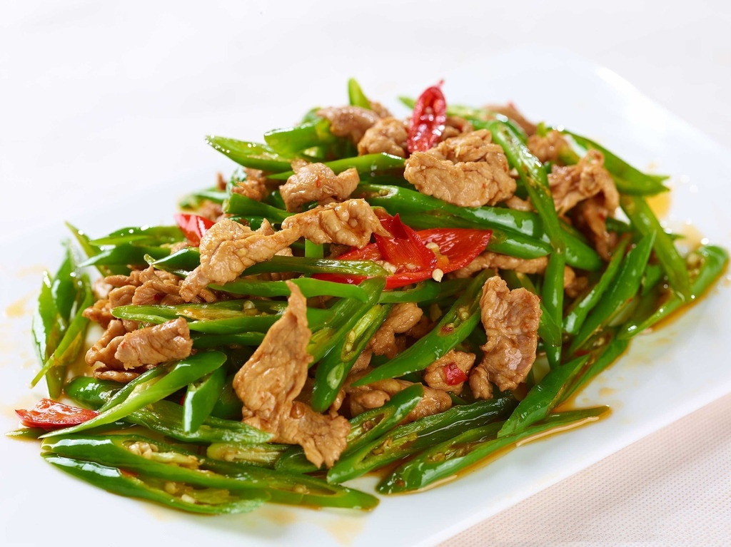 40年大厨:小炒肉时别只会加盐!多加"这一味",肉质更嫩滑