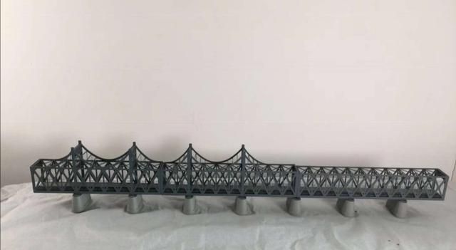 鸭绿江大桥模型见证光辉岁月火红的历史