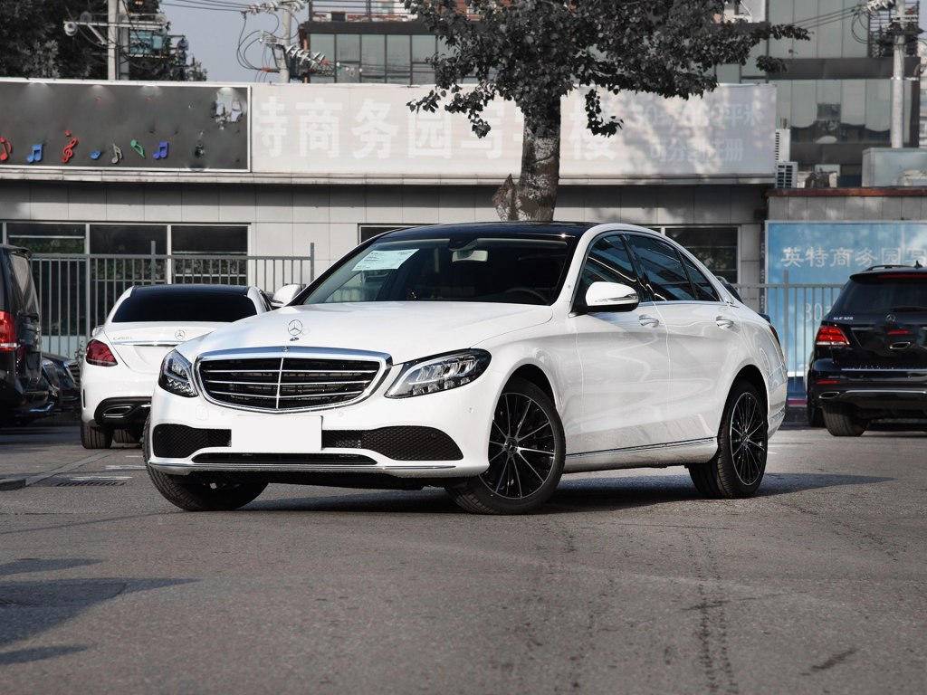 奥迪气坏了,奔驰这车换款后,加速最差价格最贵,2月销量却破万