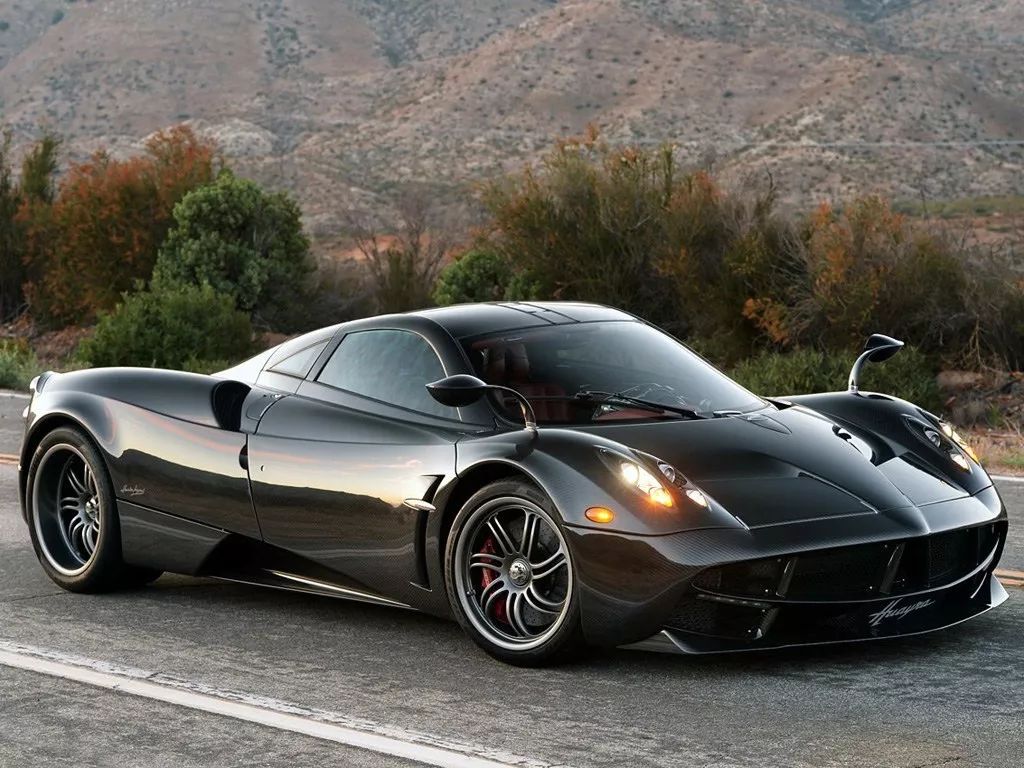 怎么样开3000万的豪车装逼?网友:看看这位任性的土豪大哥吧