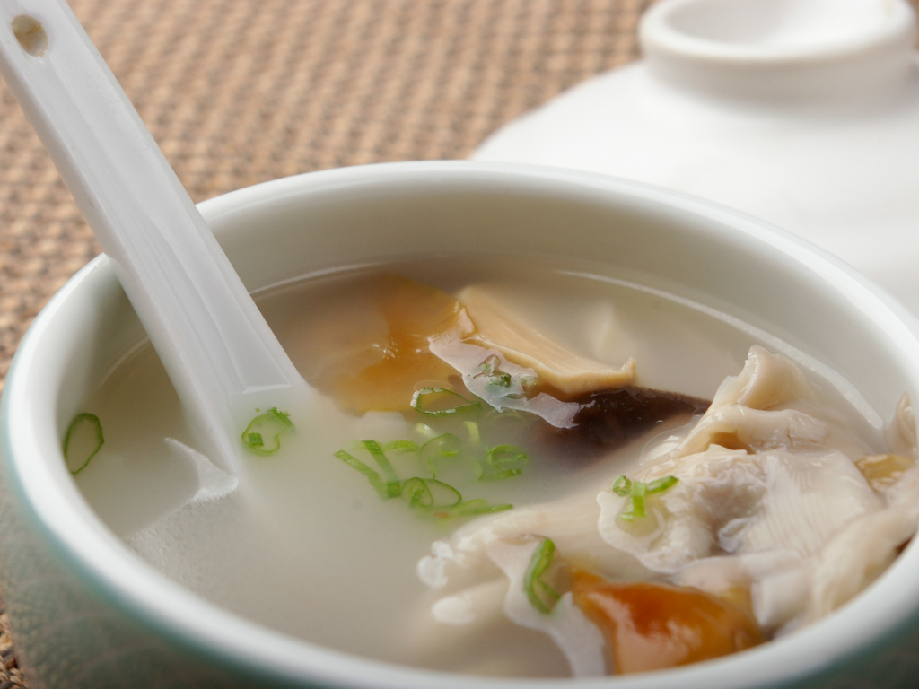 骨头汤补钙?坚果应该多吃?带大家了解那些被“误读”的食物|坚果|食物|腰果_新浪新闻