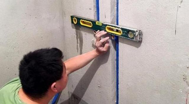 淋浴花洒才安装了一半师傅罢工了说这活没法干真坑人