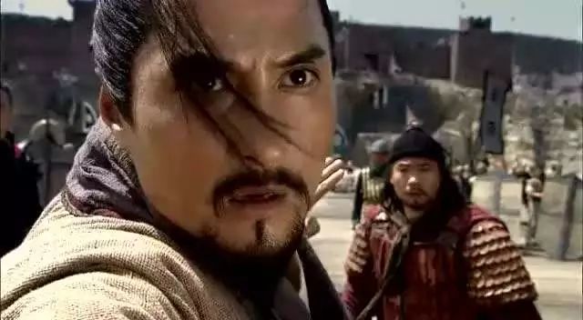 你认为水浒传中的呼延灼生死大战林冲谁会更胜一筹