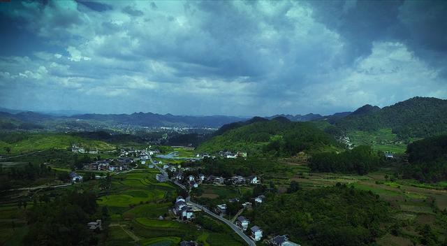 西坪镇进士之乡教育文化促进会授牌仪式在平水里广场举行