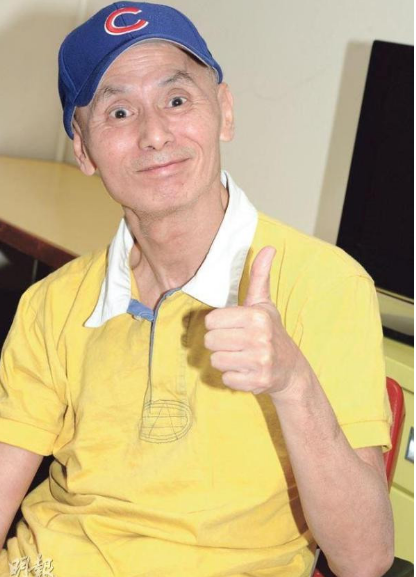 64岁刘家辉生活近照:曾是一代武打明星,晚年中风半身不遂住医院