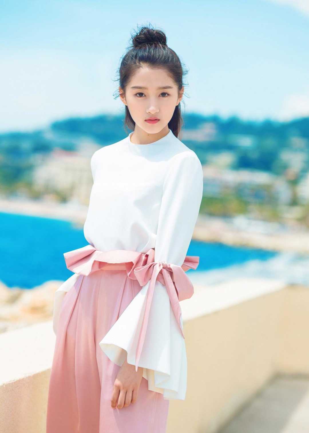 关晓彤一路成长史,原先的她还真不是烂剧女王!