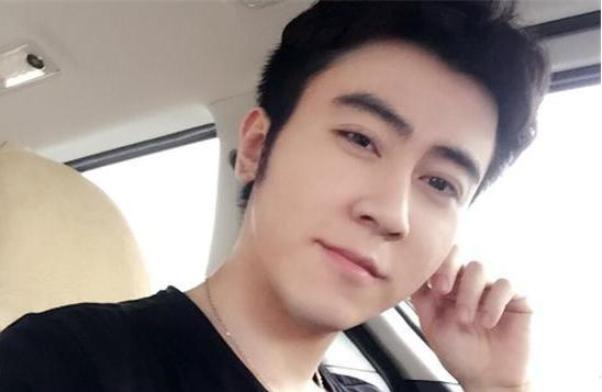 虎牙的5000万还没还清斗鱼又索赔15亿蛇哥成直播圈第一负翁