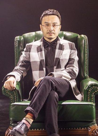 他曾是湖南卫视台柱子,为了照顾父亲不再主持,如今当司仪|孙鸣杰|湖南