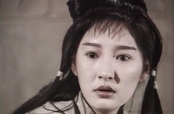 5,雪梨:雪梨的长相很精致绝伦,却又像极了坏女人,看见她是不是就想到