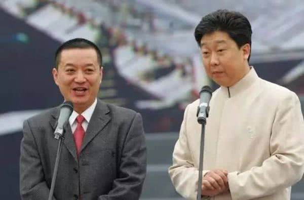 他来自相声名家,自幼被冠以小老艺人称号,却因一个徒弟坏了名声