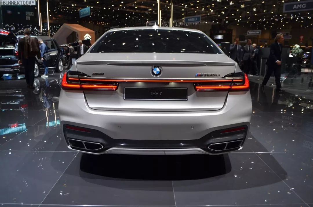 v12暴君宝马760li实拍!大鼻孔气场太强,以后宝马再无v12车型!