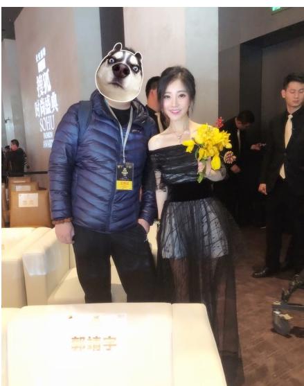 斗鱼一姐冯提莫微博爆美照引吐槽!网友:你需要