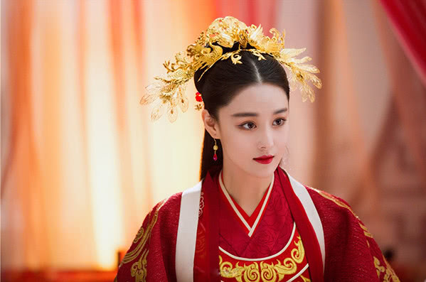 第一个吴废后,她的经历可以说是十分传奇了,她贵为皇后,但是仅仅在位