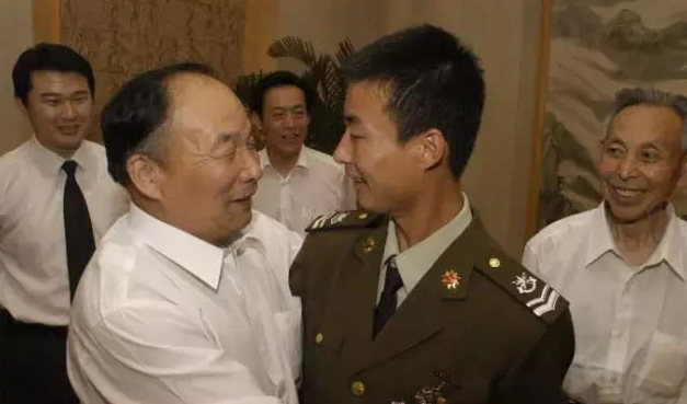 临淄崔志广:我和雷锋一个车队