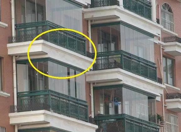 尽量不要买这种凸阳台房子,开发商送多少平方,都不要买!