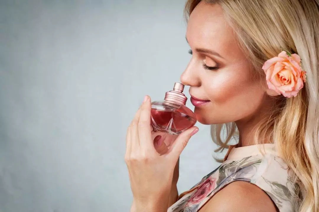 乱用护肤品"小样"可能会毁容