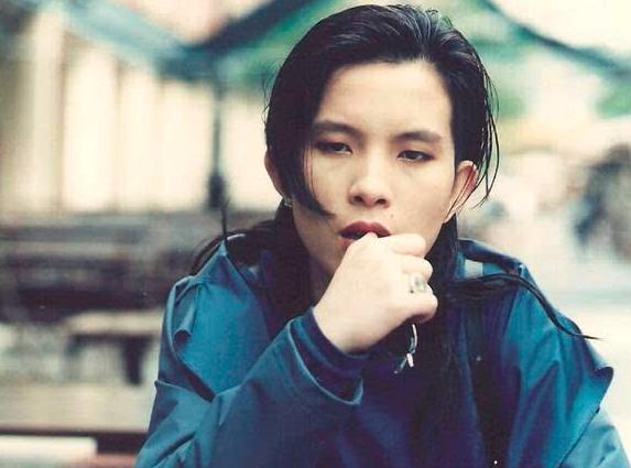 娱乐圈的男装大佬,潘美辰和张芸京撑场,而她更是中性美的鼻祖!