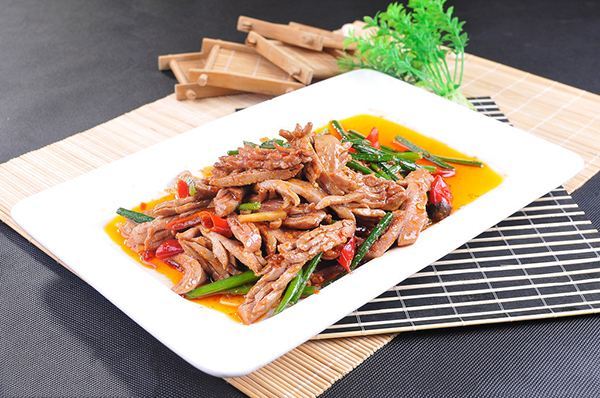爆炒腰花,万万别直接下油锅,多加“这一步”,不腥不柴还入味|腰花|油锅|饭店|步骤|酱汁_新浪新闻