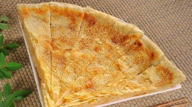 烙饼时,别用凉水了,用它和面,香软多层,比北方大妈做的还好吃