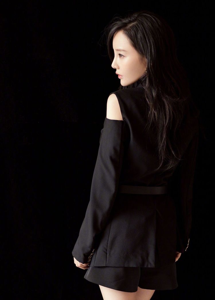 李小璐:天资绝色,美得让人移不开眼