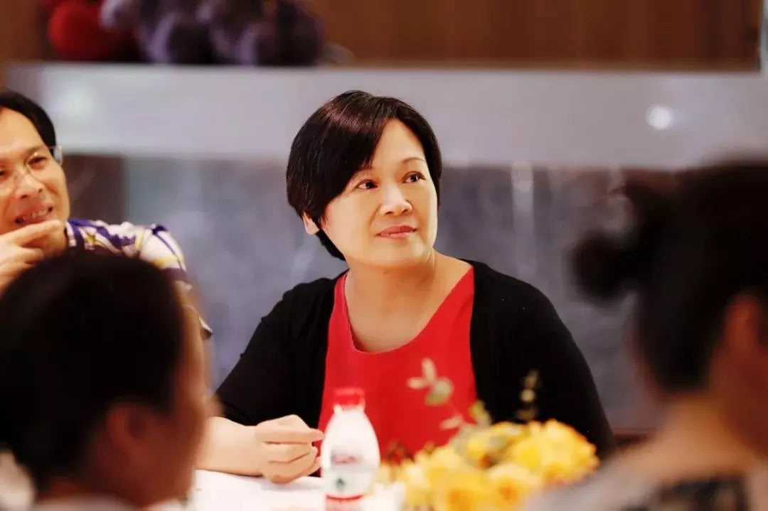 冷晓红说,刚怀上的那段时间,"每个毛孔都难受,吃东西也吃不下.