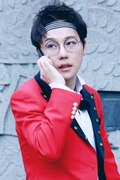 刘维人生波形图曲折,能让向太开心的高情商男孩