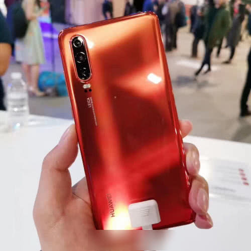 华为p30pro售价近万元苹果xsmax连夜增产千万台