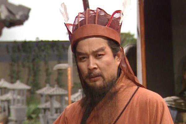 三国谋士系列之一:此人四岁丧母八岁丧父,幸亏有个好叔叔