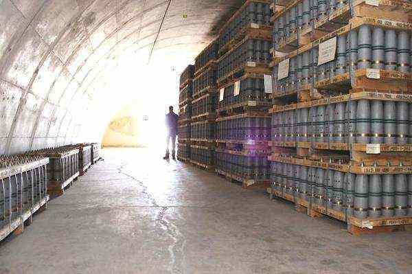 而美国的霍桑陆军仓库是世界上最大的军火库,占地面积足足600平方千米