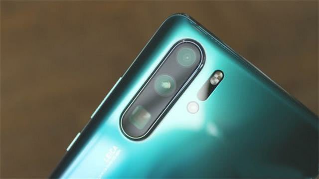 华为P30的镜头采用RYYB比RGGB提升40%,谁