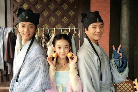 《花千骨》里饰演他们的是一对双胞胎?一直以为是同一个人