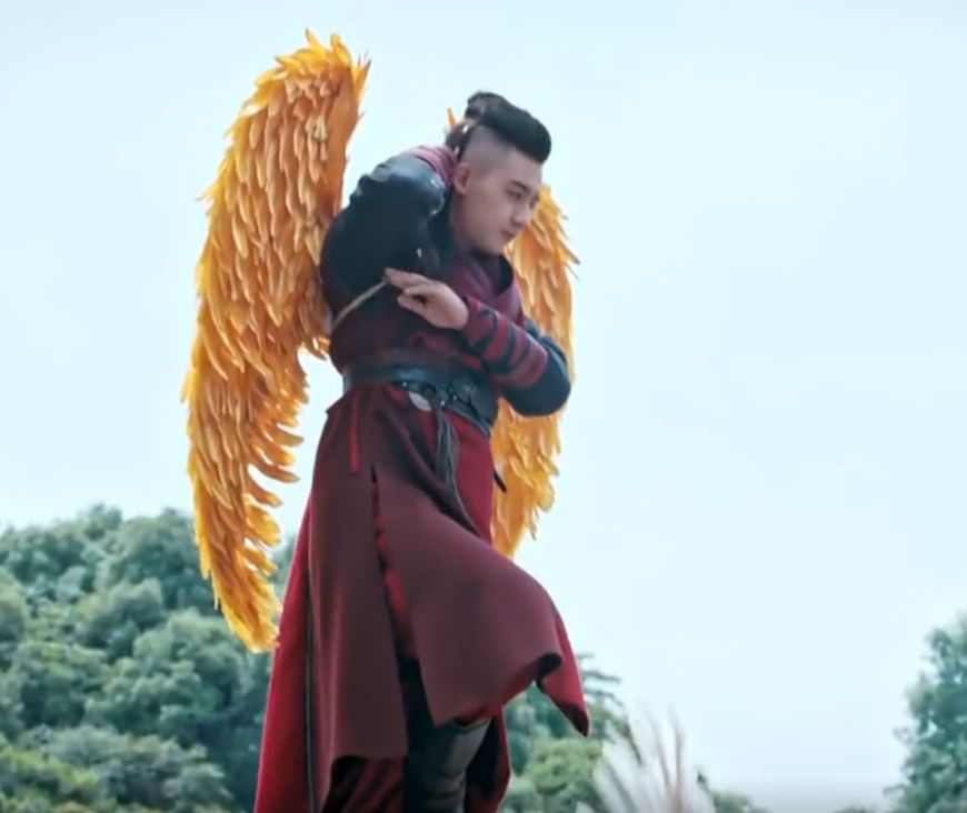 斗破苍穹萧炎花费百万购买紫云翼剧组拿鸡翅膀糊弄观众