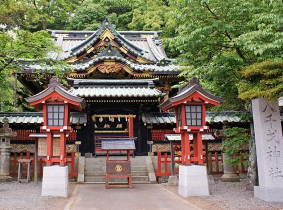 浅间寺之后便在山上修建,供奉起了一些守护神,这些守护神是用来保佑