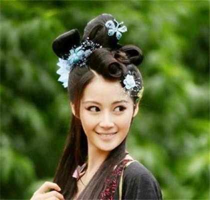 尽管,无天与阿羞交往是为了传教,尽管无天和阿羞只是精神的交流.