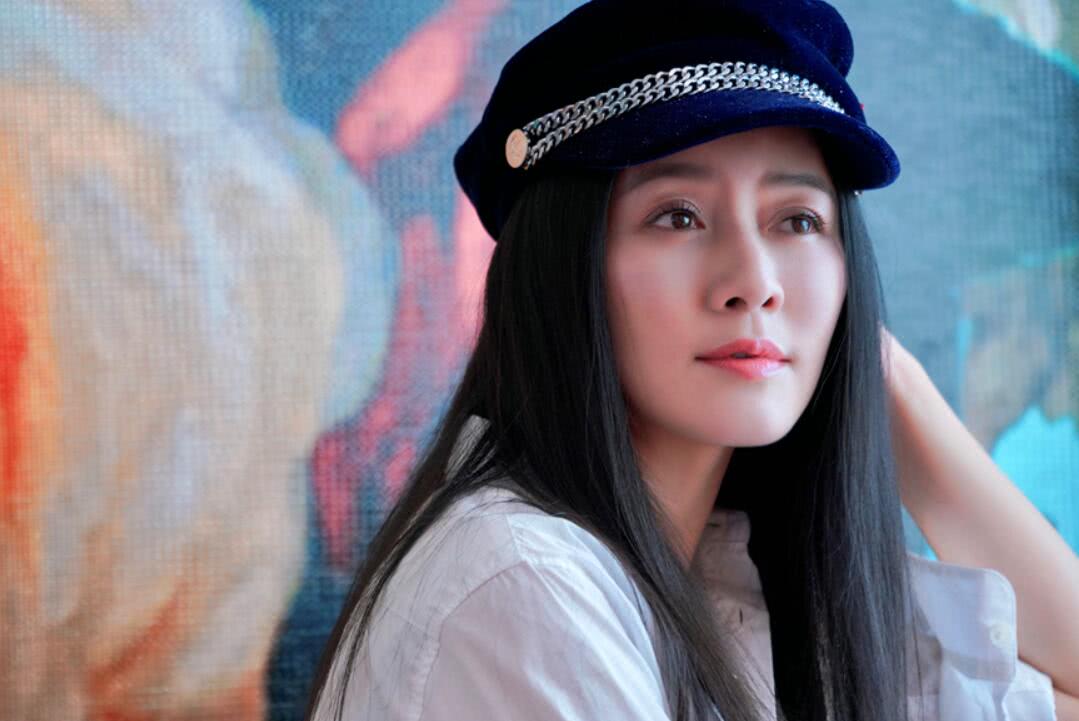 娱乐圈"女强人",为去世老公守寡12年,今44岁依旧风韵犹存|田海蓉|守寡