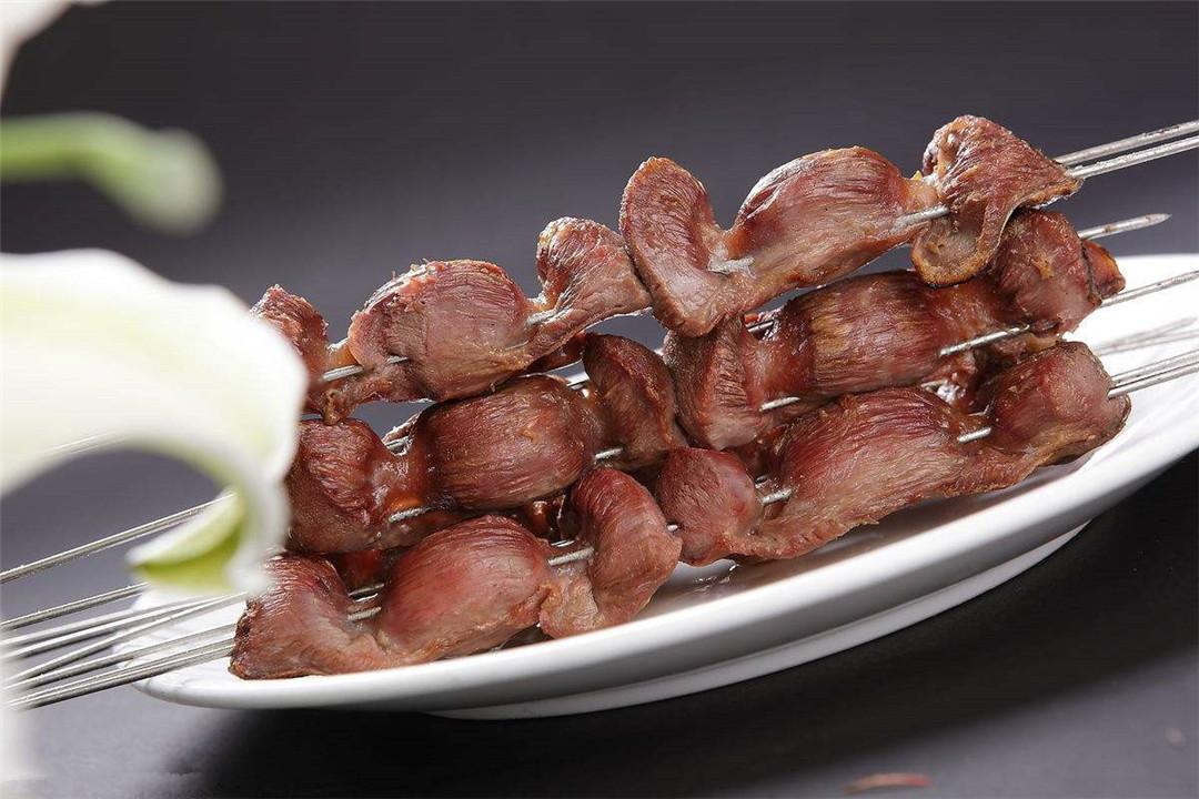 农村非常珍贵的美味,农民称它为"鸡屎包",爆炒油炸特别香