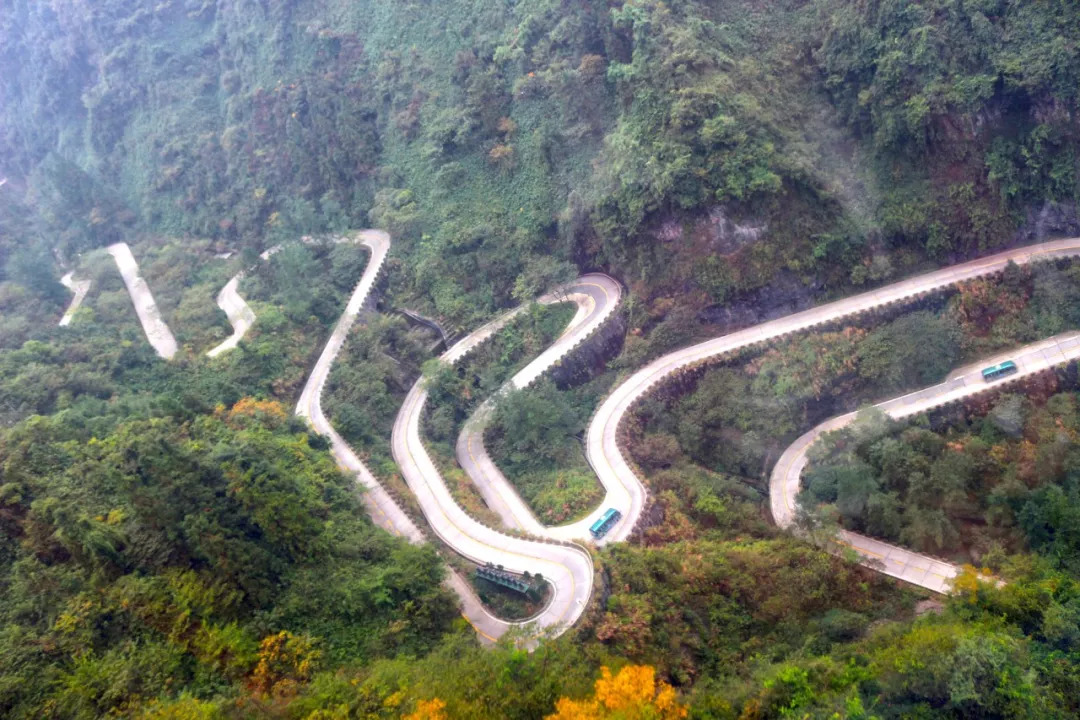 湖南有条盘山公路10公里99弯被称为天下第一公路奇观