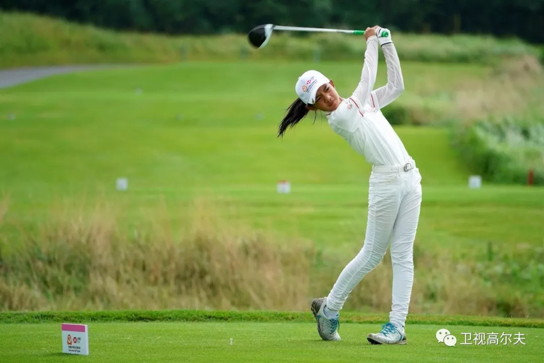 汇丰青少年总决赛首轮燃战上演 张梓萌四杆洞擒鹰交全场最低68杆