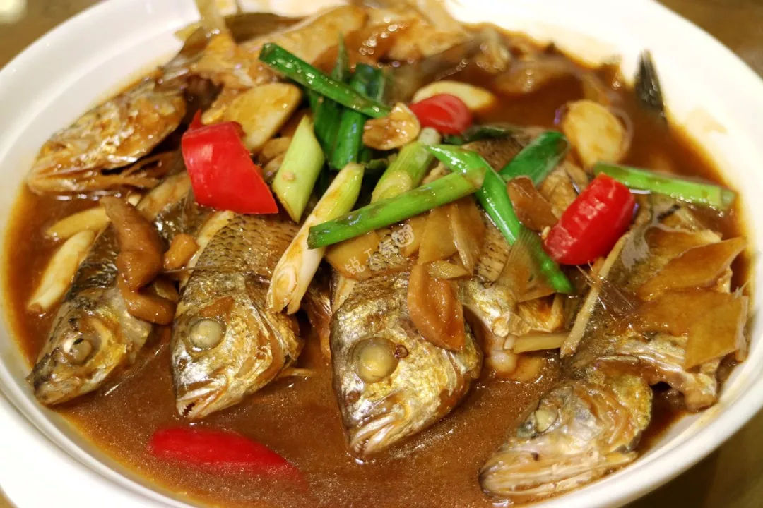 百年老街镇邦路,遇见闽菜,姜母鸭,香煎蟹,拌沙虫,酱油水