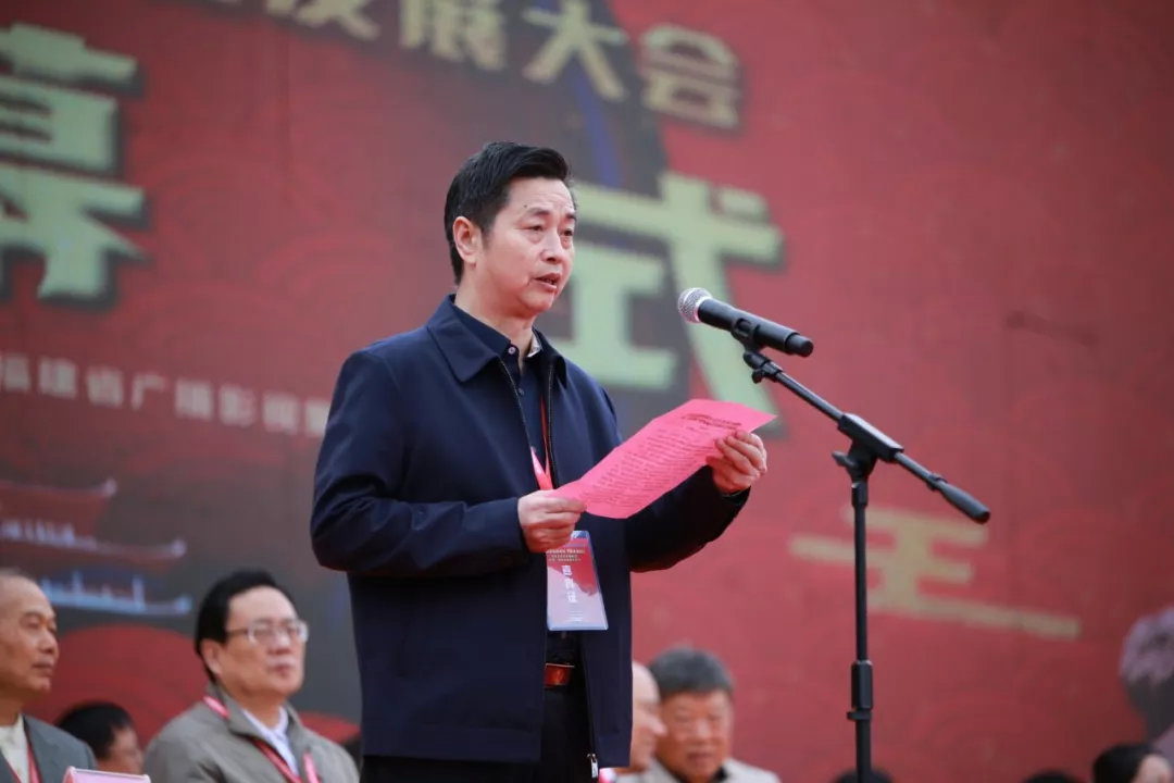 南平市委常委,政法委书记吴荣才说:"传承大圣文化,振兴柑橘产业,做优