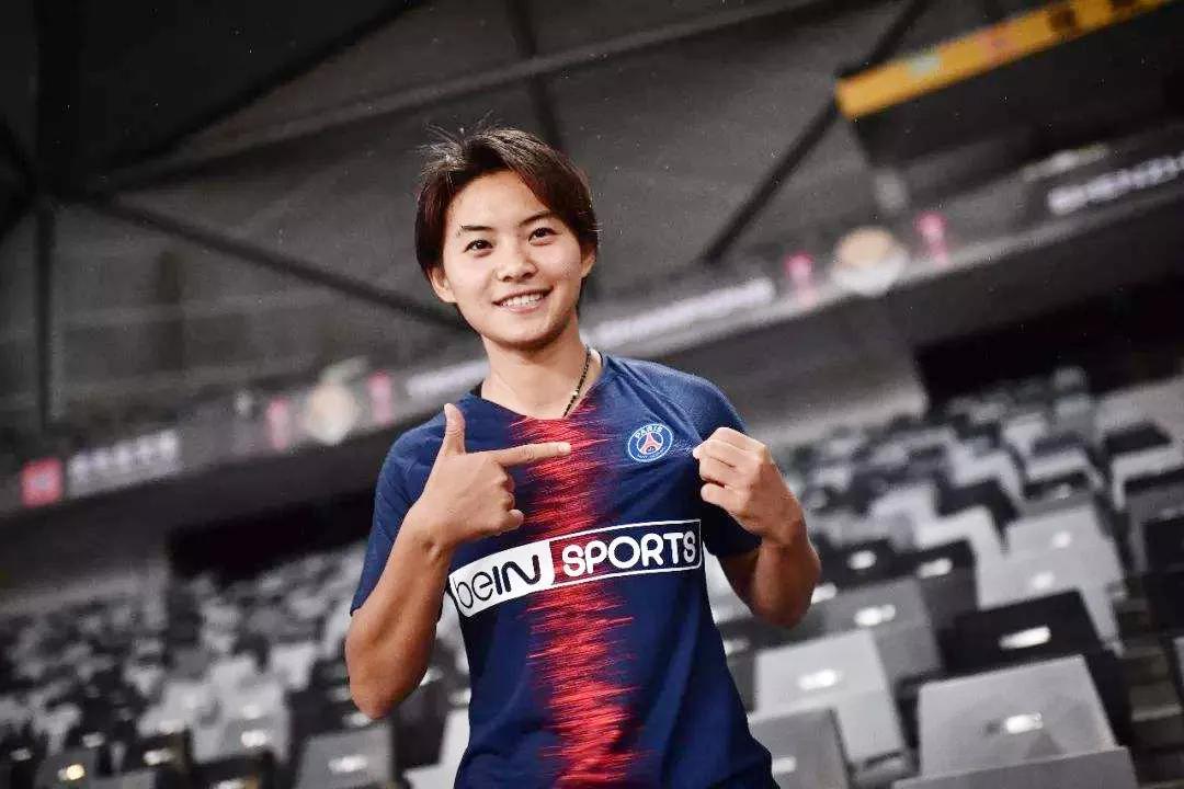 国足"臭脚"不忍看?且看亚洲足球小姐花落中国女足!