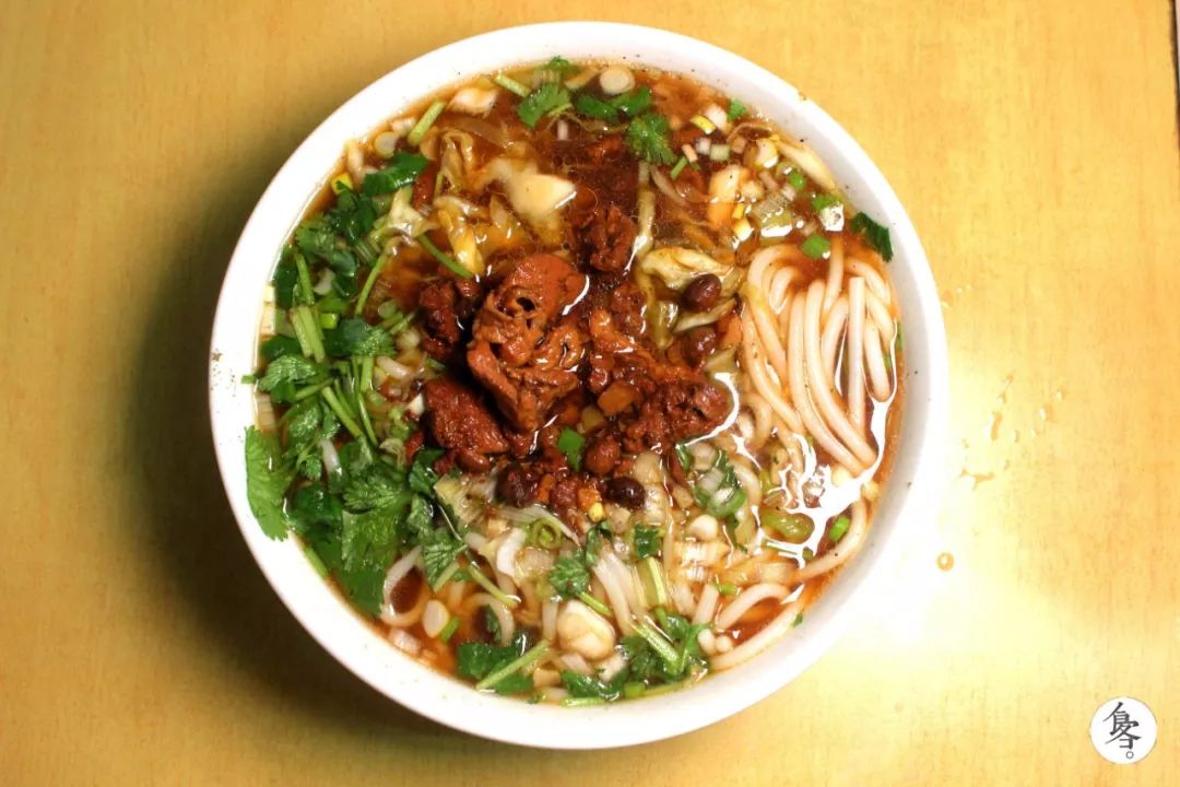 米线感觉口感上更像是贵州的素米粉,不像北方变种的细米线,也不像有些
