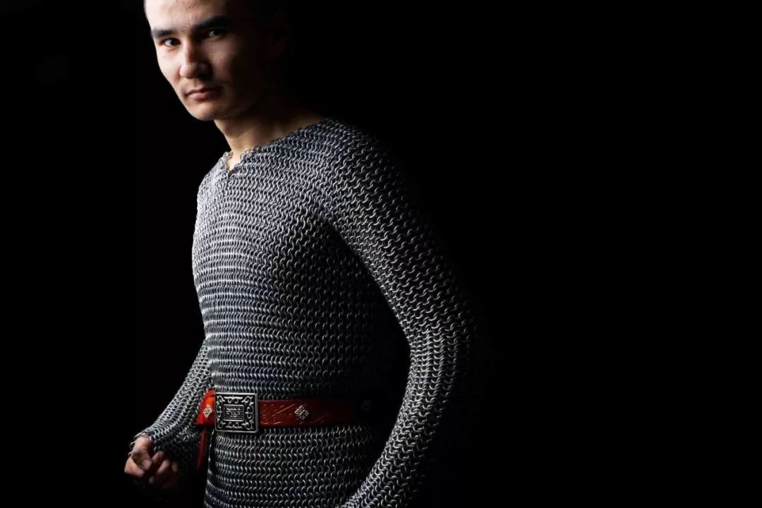 德国警察装备锁子甲,军迷:中国的防刺服了解一下