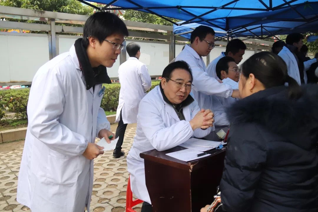 温暖:在粤赣州籍医疗专家赴上犹开展义诊系列活动