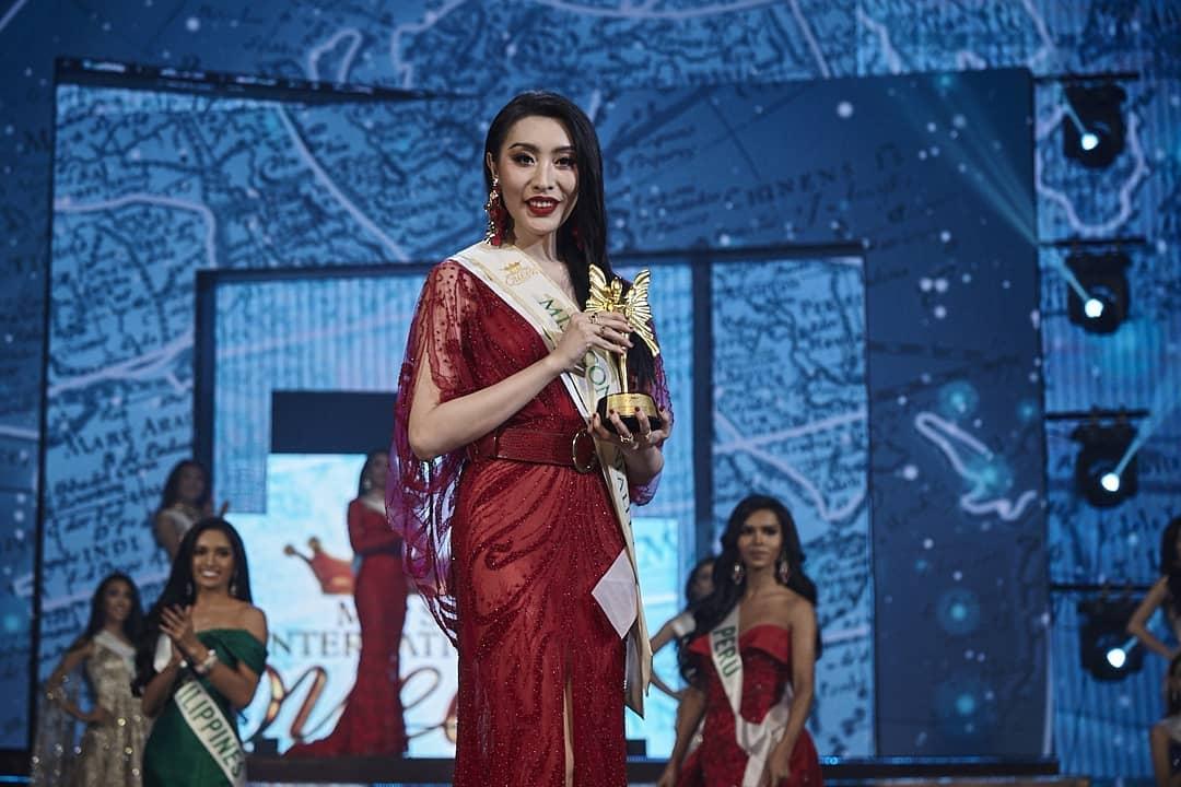 本次国际皇后小姐选美比赛的看点二,是来自中国广州的佳丽yaya(施雅欣