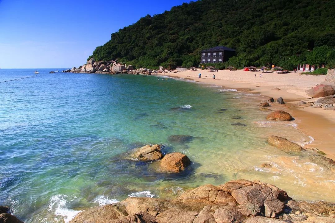 它号称深圳马尔代夫的海边度假村,一处真正的私家海滩:柚柑湾