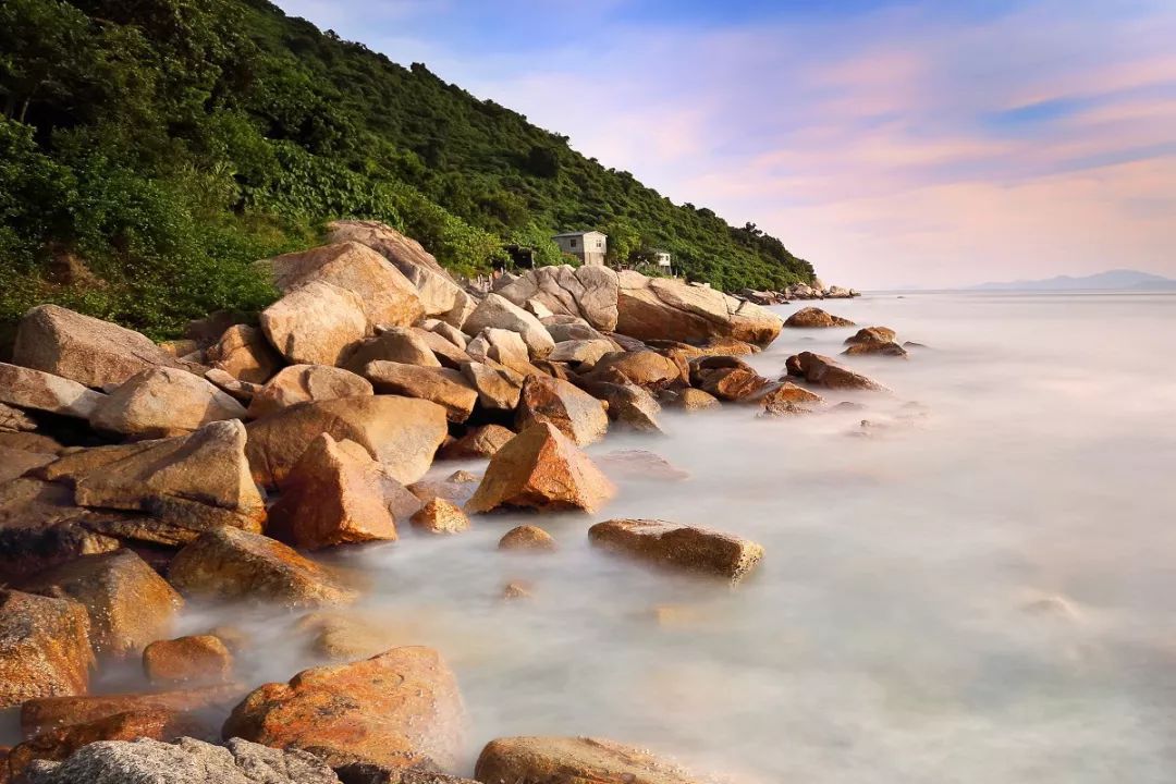 它号称深圳马尔代夫的海边度假村,一处真正的私家海滩:柚柑湾