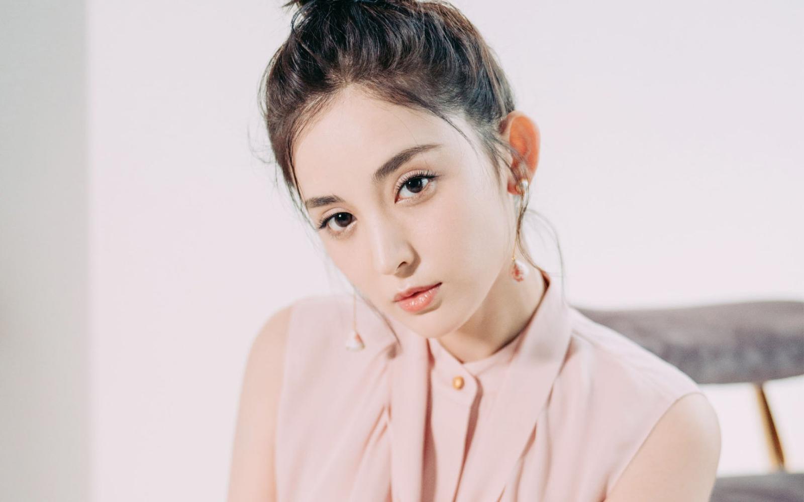 脸小五官大的4位女明星杨幂热巴上榜第三位被称最美港姐