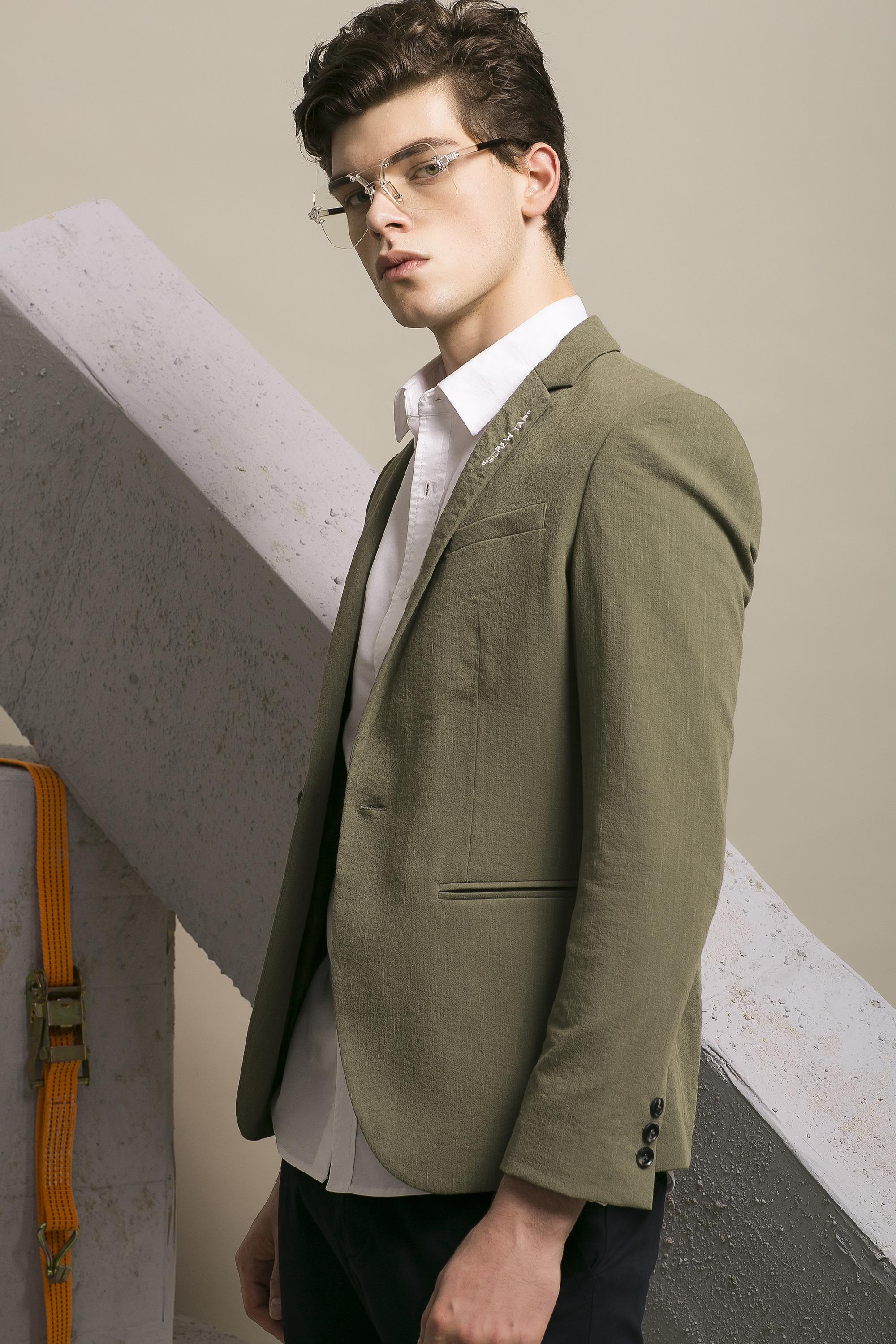 秋季男士简单的日常穿搭,saslax为气质轻熟男打call!